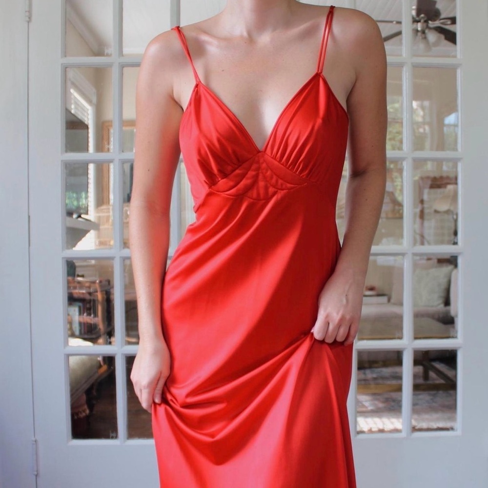 Vintage 1970s Vanity Fair Red Satin Chemise